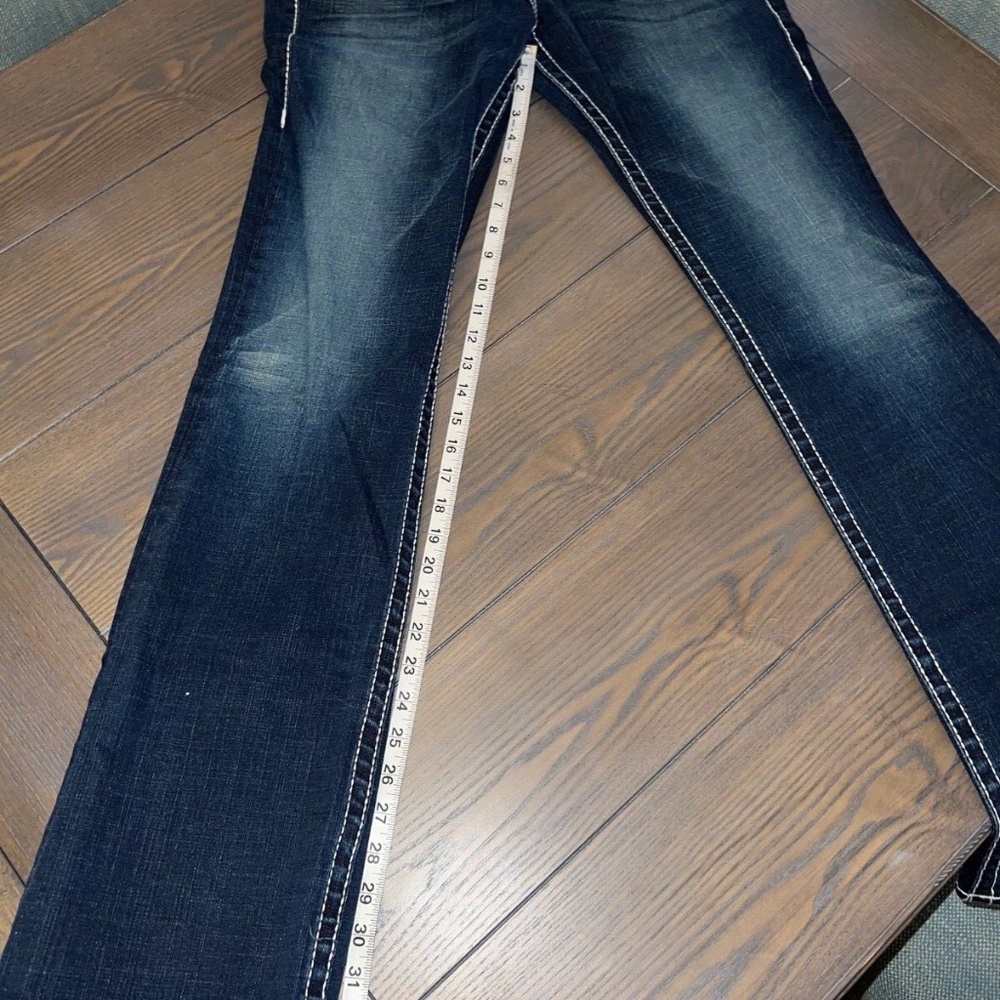 True Religion Jeans Womens 32x33 Billy Blue Dark Wash Denim White Thread - Picture 8 of 11